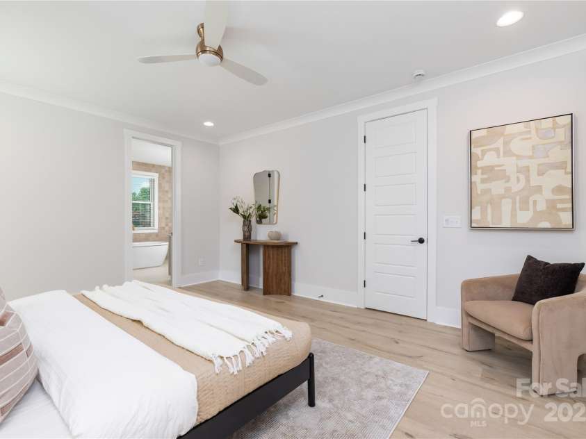 4114 Mantle Court, Charlotte, NC 28205.  MLS# CAR4279758, YatesRealty ID 24712. 