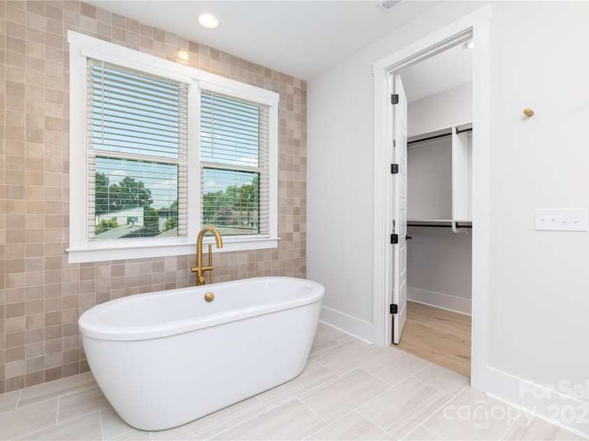 4114 Mantle Court, Charlotte, NC 28205.  MLS# CAR4279758, YatesRealty ID 24712. 