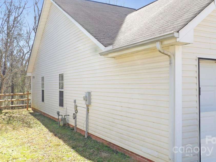 1367 Springview Court, Rock Hill, SC 29732.  MLS# CAR4252984, YatesRealty ID 24713. Left Side