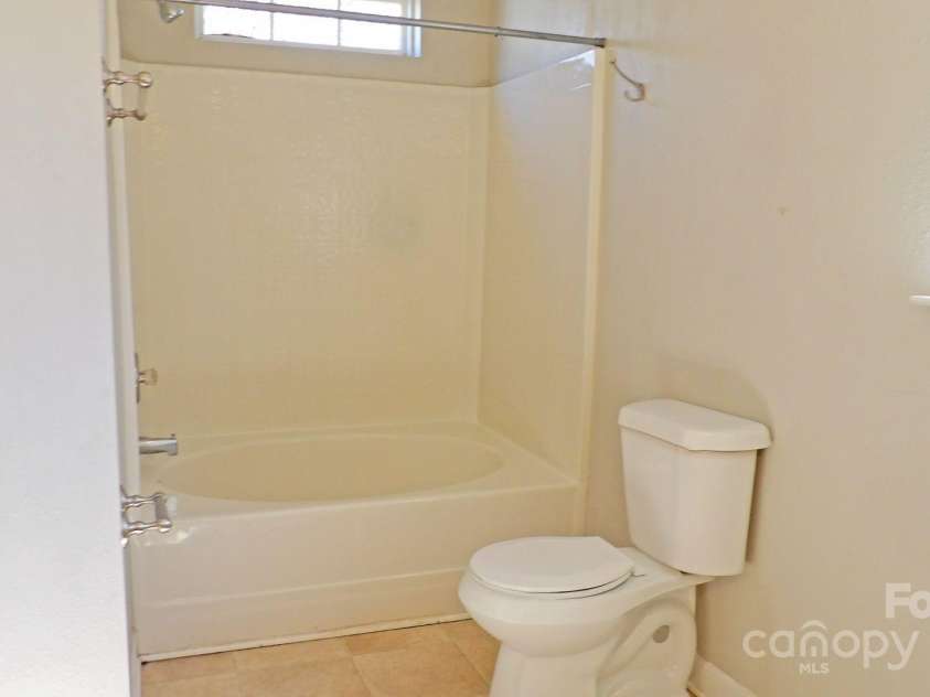 1367 Springview Court, Rock Hill, SC 29732.  MLS# CAR4252984, YatesRealty ID 24713. Owners Bathroom