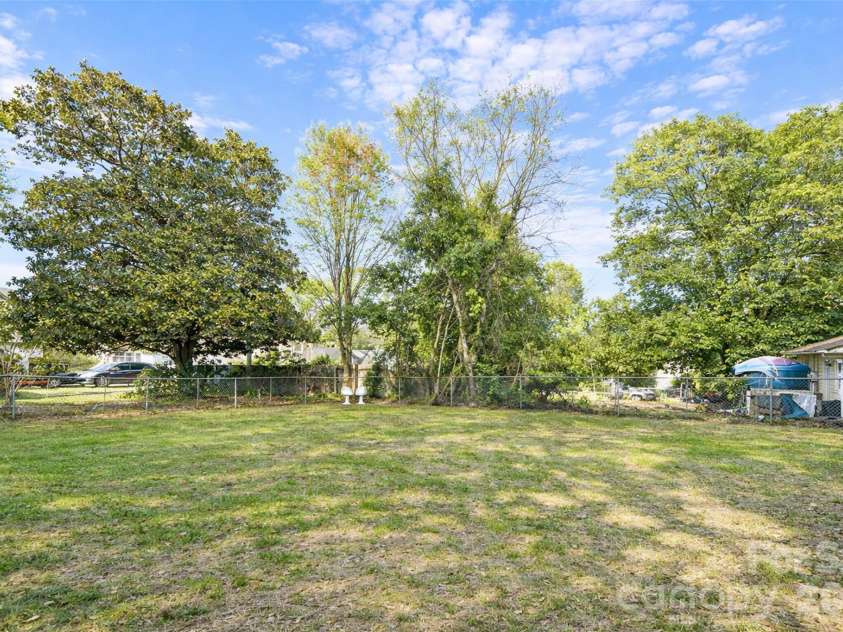 172 Eudy Drive, Concord, NC 28025.  MLS# CAR4338224, YatesRealty ID 24714. Fenced Back Yard