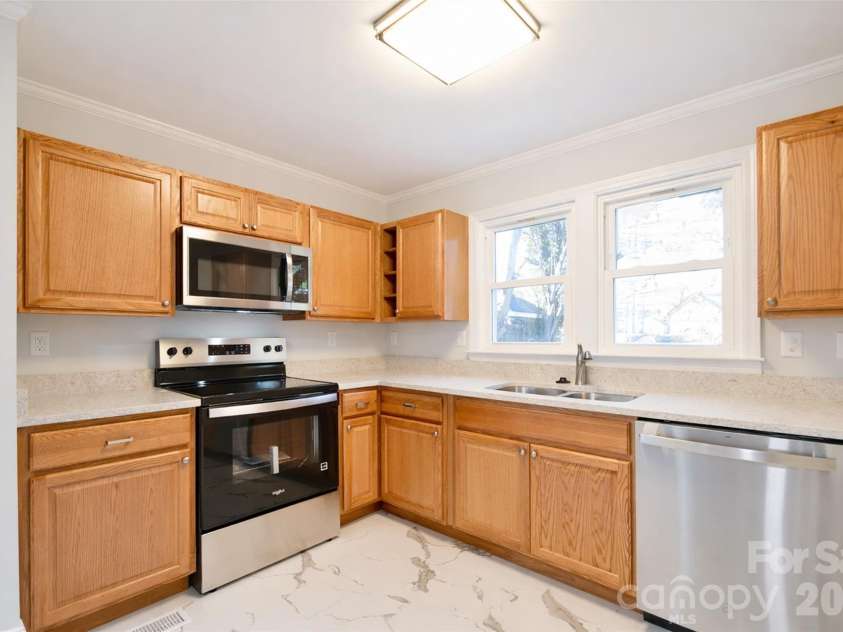 172 Eudy Drive, Concord, NC 28025.  MLS# CAR4338224, YatesRealty ID 24714. New Appliances