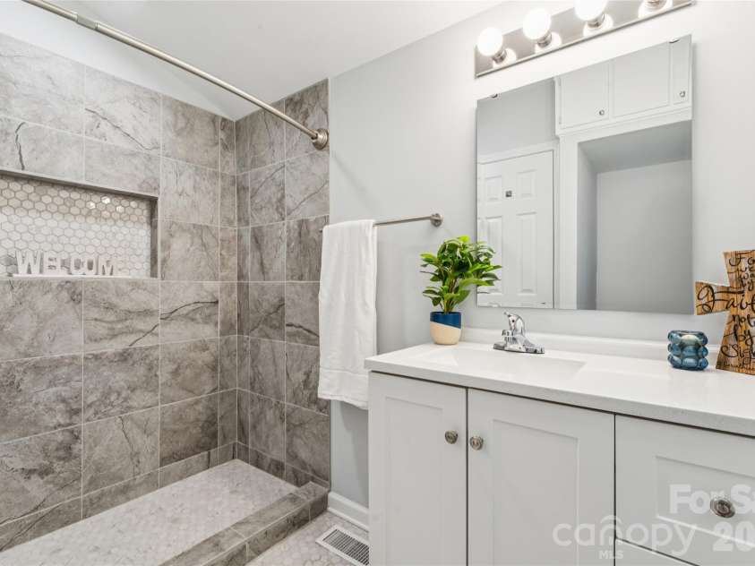 172 Eudy Drive, Concord, NC 28025.  MLS# CAR4422402, YatesRealty ID 24714. Primary bath en-suite