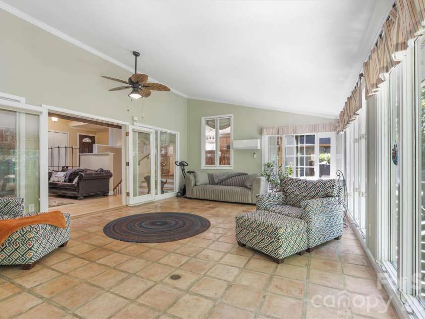 655 21st Avenue, Hickory, NC 28601.  MLS# CAR4381093, YatesRealty ID 24715. 