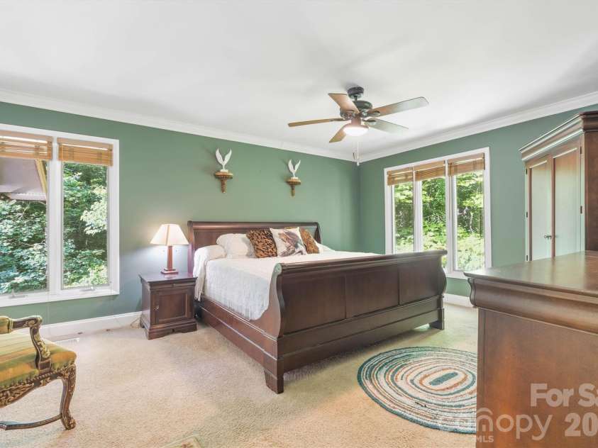 655 21st Avenue, Hickory, NC 28601.  MLS# CAR4381093, YatesRealty ID 24715. 