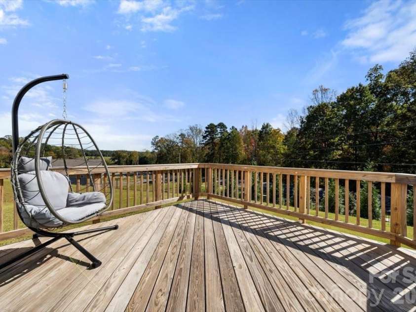 110 Cokesbury Road, Mooresville, NC 28115.  MLS# CAR4313929, YatesRealty ID 24716. 
