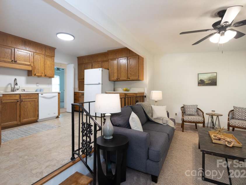 5727 Faulconbridge Road, Charlotte, NC 28227.  MLS# CAR4273885, YatesRealty ID 24716. 
