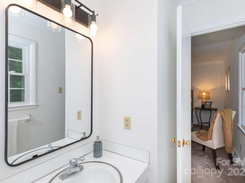 5727 Faulconbridge Road, Charlotte, NC 28227.  MLS# CAR4273885, YatesRealty ID 24716. 