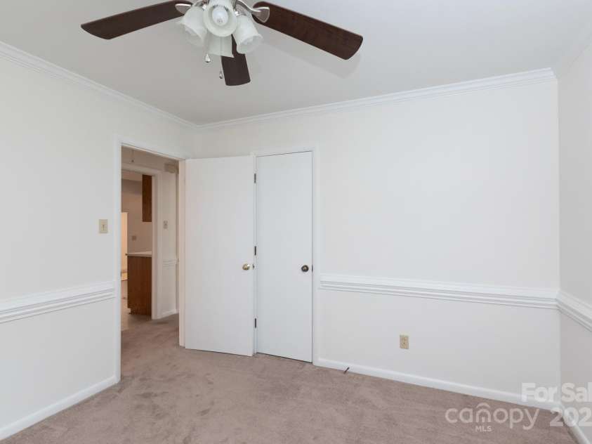 5727 Faulconbridge Road, Charlotte, NC 28227.  MLS# CAR4273885, YatesRealty ID 24716. 