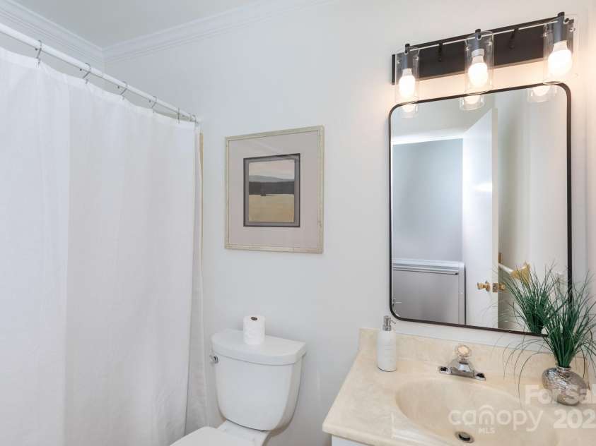 5727 Faulconbridge Road, Charlotte, NC 28227.  MLS# CAR4273885, YatesRealty ID 24716. 