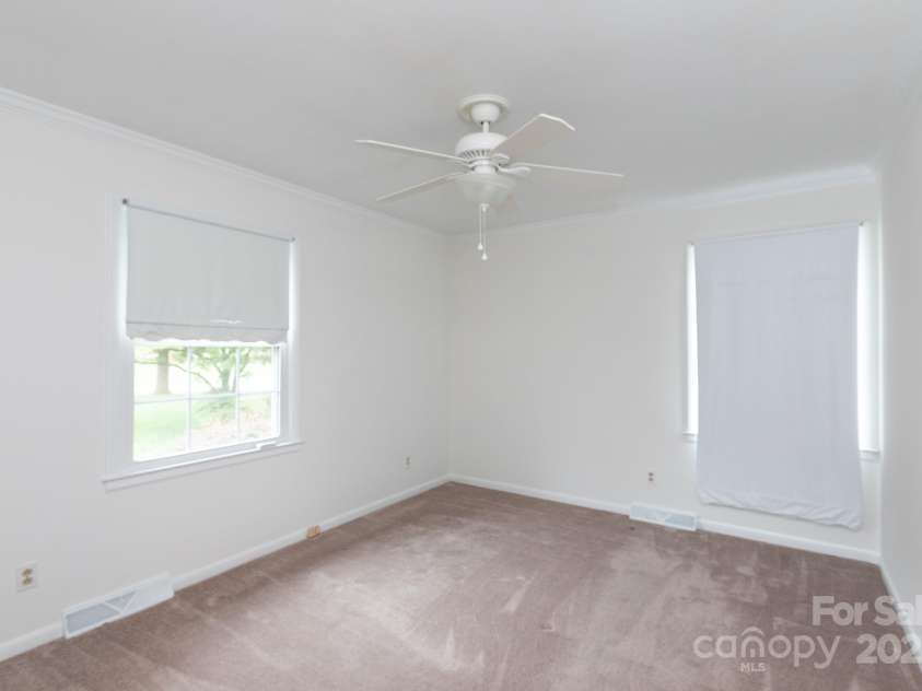 5727 Faulconbridge Road, Charlotte, NC 28227.  MLS# CAR4273885, YatesRealty ID 24716. 
