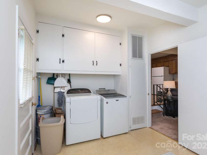5727 Faulconbridge Road, Charlotte, NC 28227.  MLS# CAR4273885, YatesRealty ID 24716. 