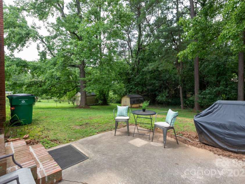 5727 Faulconbridge Road, Charlotte, NC 28227.  MLS# CAR4273885, YatesRealty ID 24716. 