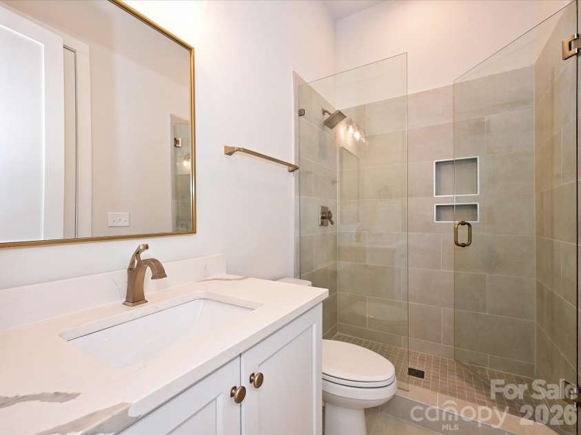 2428 Runnymede Lane, Charlotte, NC 28209.  MLS# CAR4342917, YatesRealty ID 24717. Full bath