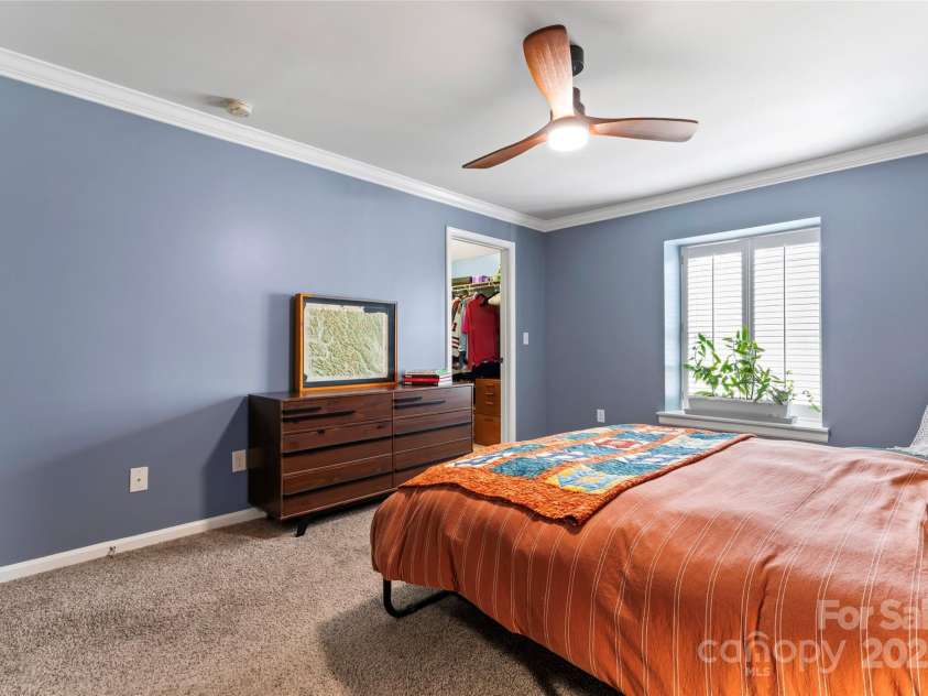3520 Colony Road, Charlotte, NC 28211.  MLS# CAR4264830, YatesRealty ID 24717. Primary Bedroom