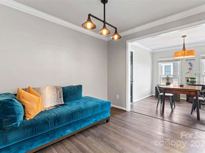 3520 Colony Road, Charlotte, NC 28211.  MLS# CAR4264830, YatesRealty ID 24717. Sitting room/breakfast nook off kitchen