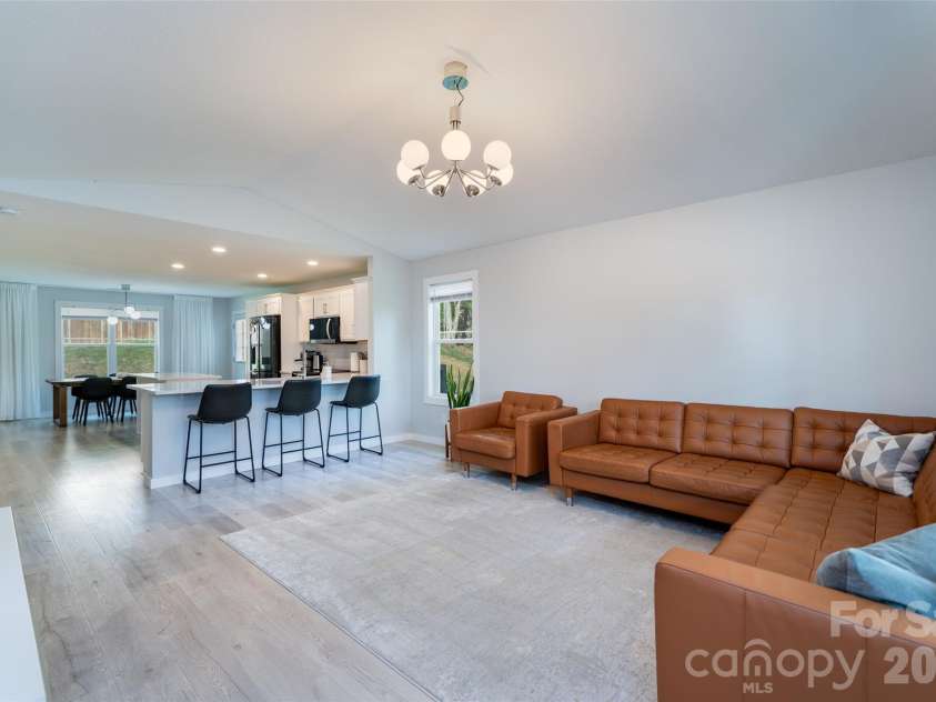 16 DanielBrooke Drive, Asheville, NC 28806.  MLS# CAR4371229, YatesRealty ID 24719. 