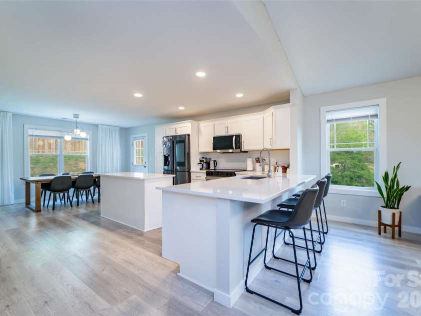 16 DanielBrooke Drive, Asheville, NC 28806.  MLS# CAR4371229, YatesRealty ID 24719. 
