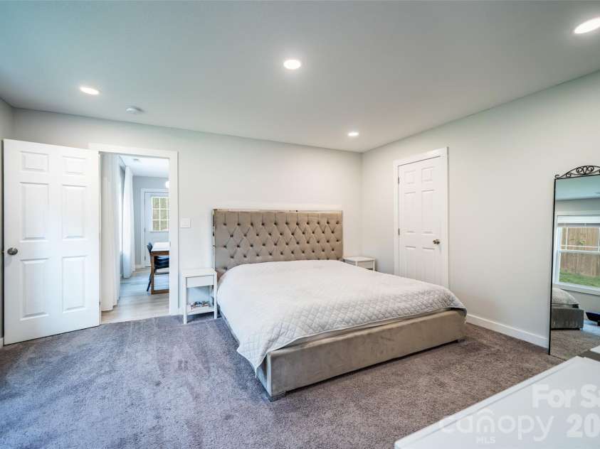 16 DanielBrooke Drive, Asheville, NC 28806.  MLS# CAR4371229, YatesRealty ID 24719. 