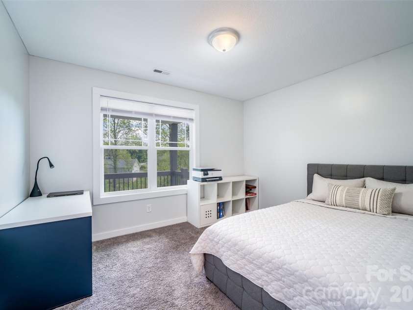 16 DanielBrooke Drive, Asheville, NC 28806.  MLS# CAR4371229, YatesRealty ID 24719. 