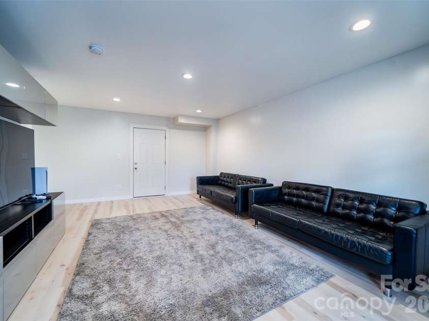 16 DanielBrooke Drive, Asheville, NC 28806.  MLS# CAR4371229, YatesRealty ID 24719. 