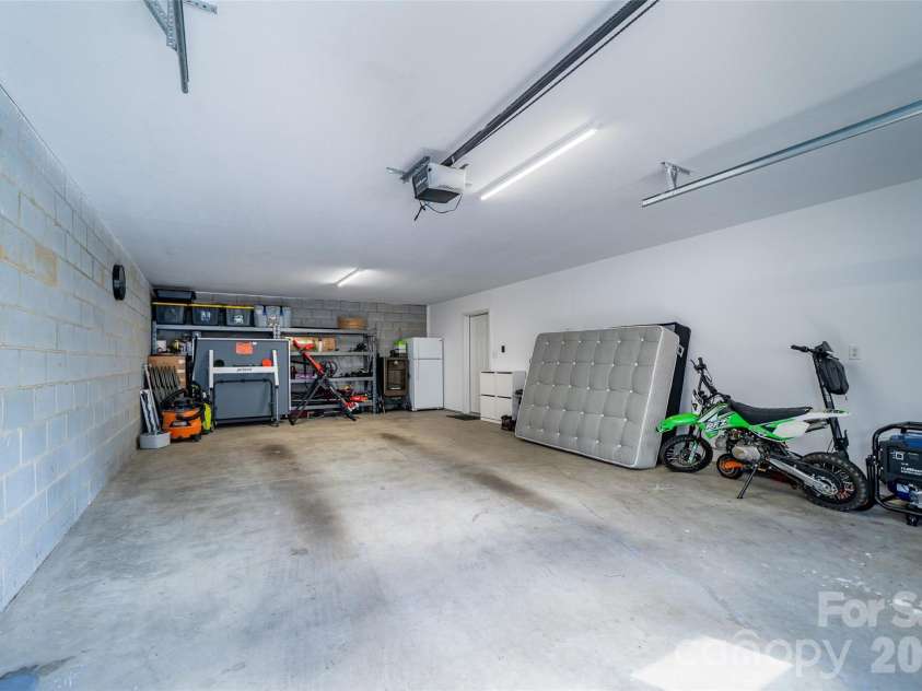 16 DanielBrooke Drive, Asheville, NC 28806.  MLS# CAR4371229, YatesRealty ID 24719. 