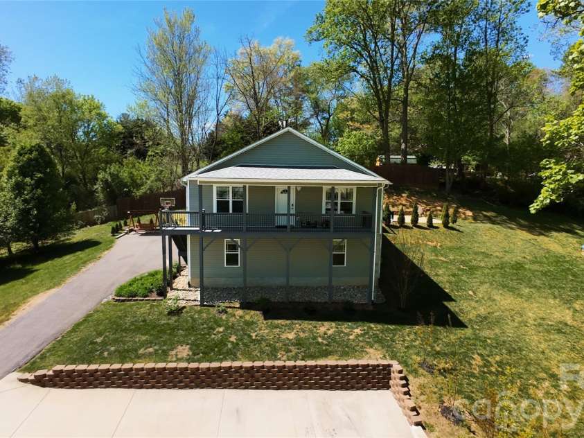 16 DanielBrooke Drive, Asheville, NC 28806.  MLS# CAR4371229, YatesRealty ID 24719. 