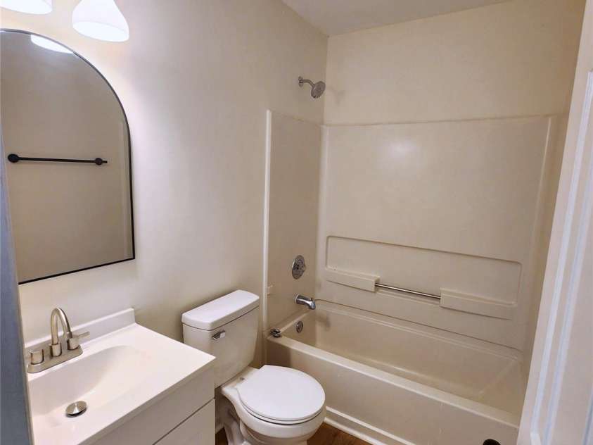 3106 Faircroft Way, Monroe, NC 28110.  MLS# CAR4273527, YatesRealty ID 24719. Beautiful Full Bath