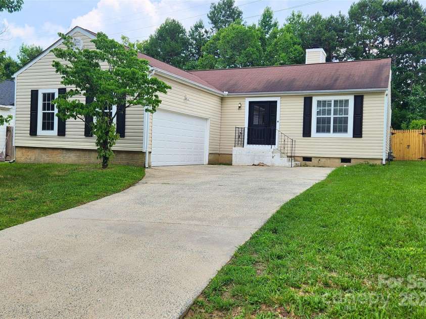 3106 Faircroft Way, Monroe, NC 28110.  MLS# CAR4273527, YatesRealty ID 24719. Welcome Home!
