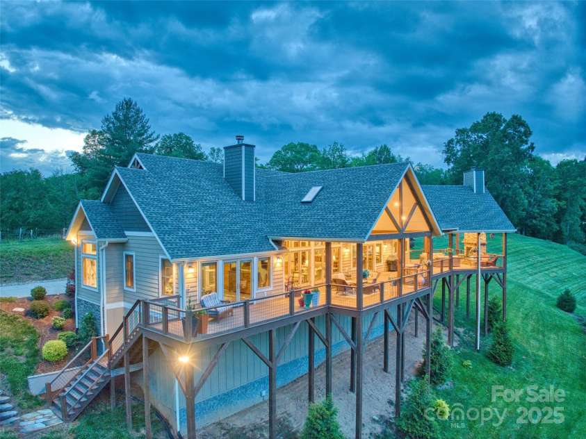 164 Flowing Hills Drive, Clyde, NC 28721.  MLS# CAR4277265, YatesRealty ID 24720. 