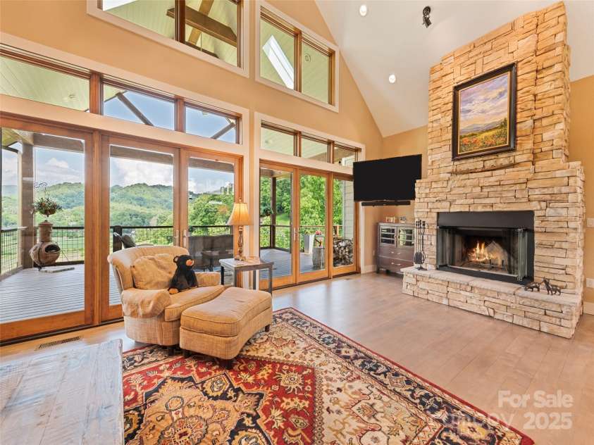 164 Flowing Hills Drive, Clyde, NC 28721.  MLS# CAR4277265, YatesRealty ID 24720. 