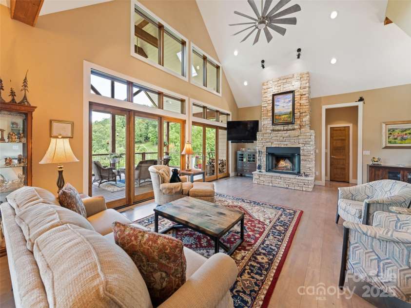 164 Flowing Hills Drive, Clyde, NC 28721.  MLS# CAR4277265, YatesRealty ID 24720. 