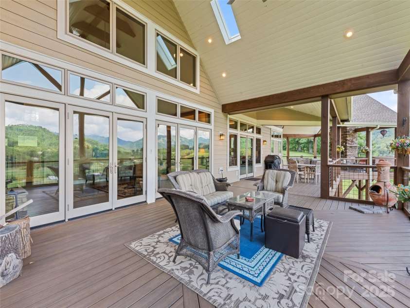 164 Flowing Hills Drive, Clyde, NC 28721.  MLS# CAR4277265, YatesRealty ID 24720. 