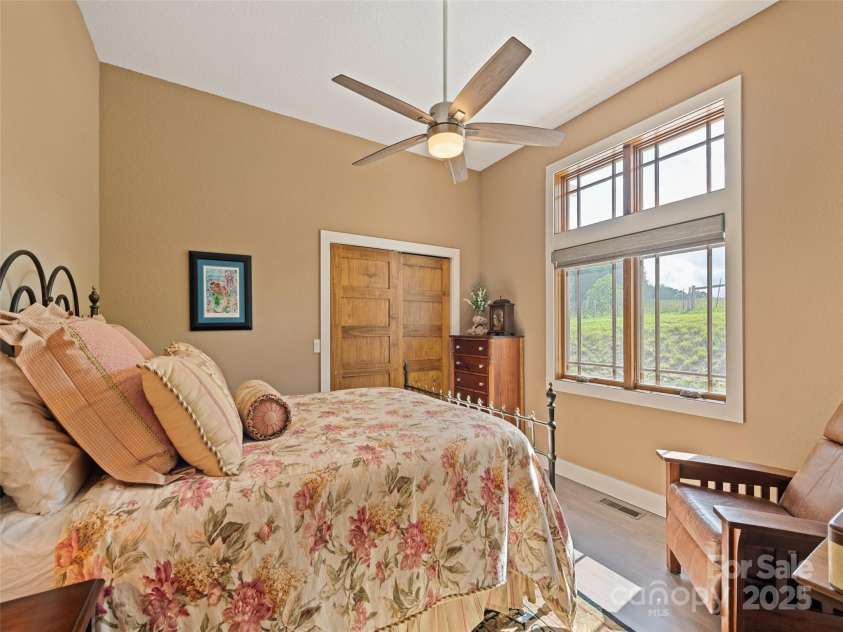 164 Flowing Hills Drive, Clyde, NC 28721.  MLS# CAR4277265, YatesRealty ID 24720. 