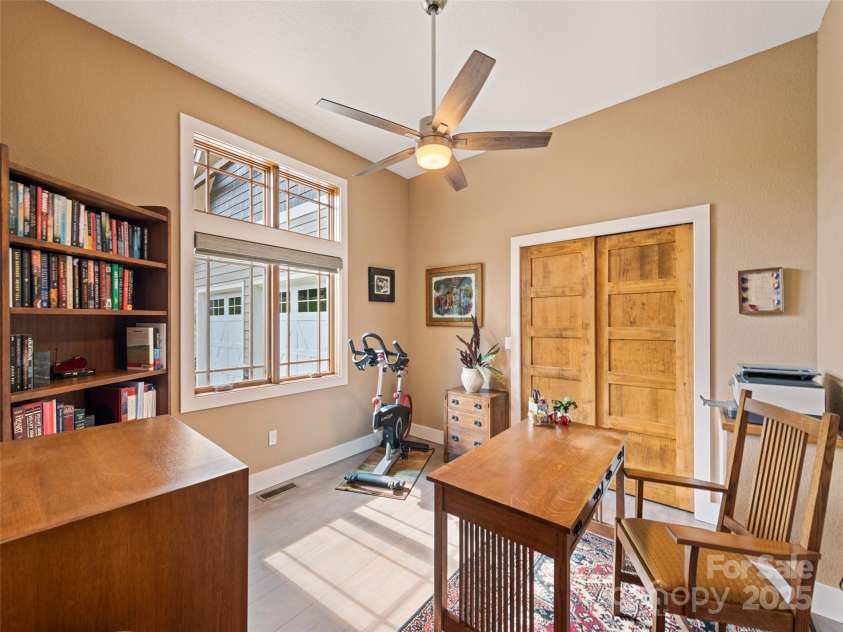 164 Flowing Hills Drive, Clyde, NC 28721.  MLS# CAR4277265, YatesRealty ID 24720. 