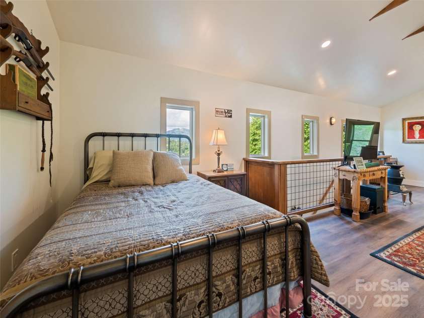 164 Flowing Hills Drive, Clyde, NC 28721.  MLS# CAR4277265, YatesRealty ID 24720. 