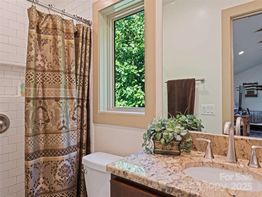 164 Flowing Hills Drive, Clyde, NC 28721.  MLS# CAR4277265, YatesRealty ID 24720. 