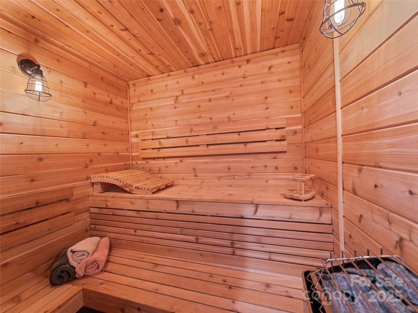 164 Flowing Hills Drive, Clyde, NC 28721.  MLS# CAR4277265, YatesRealty ID 24720. 