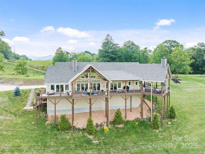 164 Flowing Hills Drive, Clyde, NC 28721.  MLS# CAR4277265, YatesRealty ID 24720. 