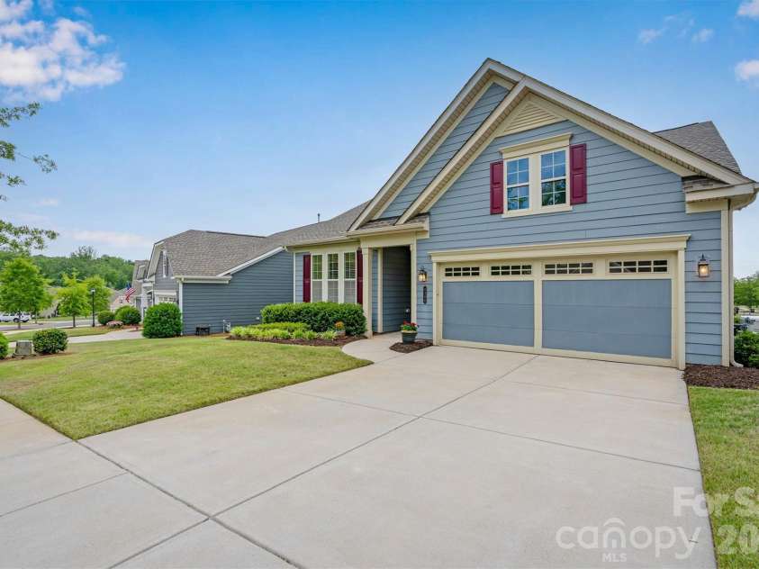 8306 Festival Way, Charlotte, NC 28215.  MLS# CAR4379214, YatesRealty ID 24720. 