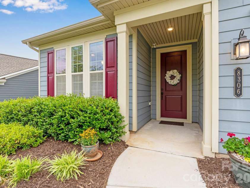 8306 Festival Way, Charlotte, NC 28215.  MLS# CAR4379214, YatesRealty ID 24720. 
