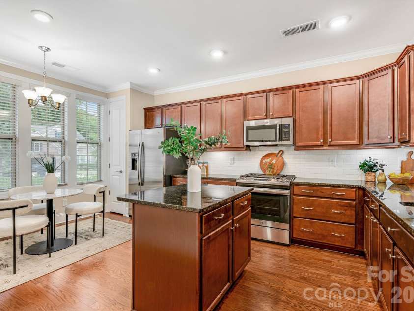 8306 Festival Way, Charlotte, NC 28215.  MLS# CAR4379214, YatesRealty ID 24720. 