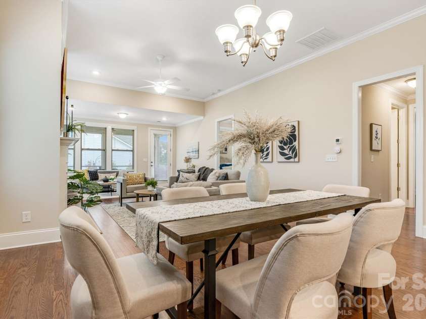 8306 Festival Way, Charlotte, NC 28215.  MLS# CAR4379214, YatesRealty ID 24720. 