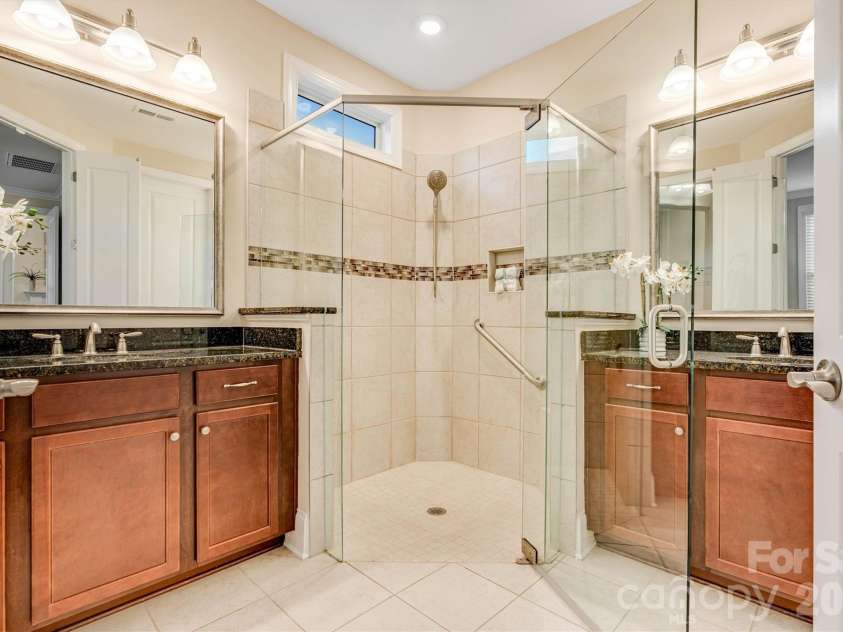 8306 Festival Way, Charlotte, NC 28215.  MLS# CAR4379214, YatesRealty ID 24720. 