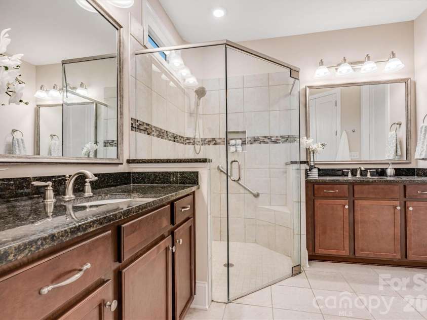 8306 Festival Way, Charlotte, NC 28215.  MLS# CAR4379214, YatesRealty ID 24720. 