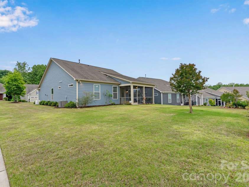 8306 Festival Way, Charlotte, NC 28215.  MLS# CAR4379214, YatesRealty ID 24720. 