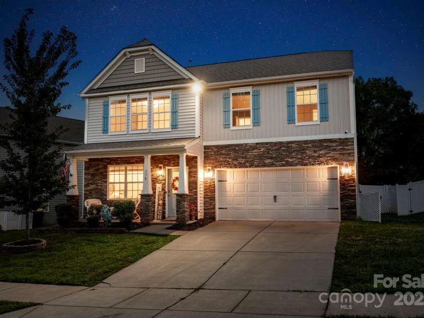 116 Kingsway Drive, Mooresville, NC 28115.  MLS# CAR4274350, YatesRealty ID 24721. 