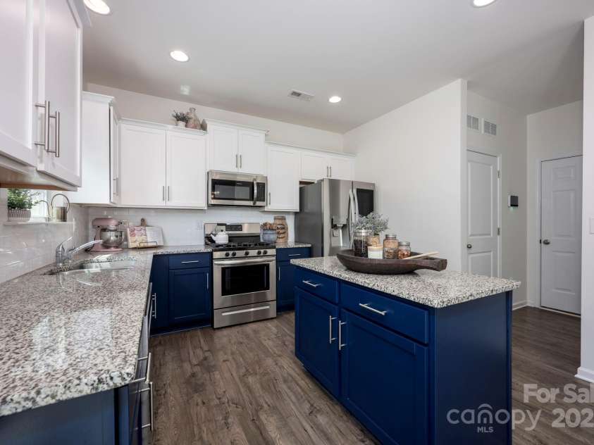 116 Kingsway Drive, Mooresville, NC 28115.  MLS# CAR4274350, YatesRealty ID 24721. 