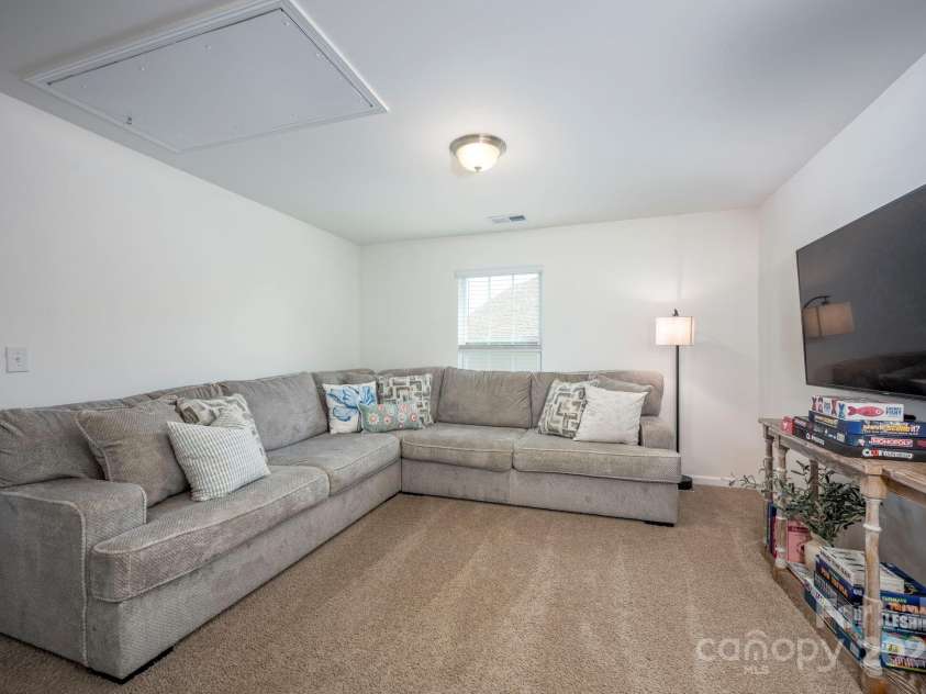 116 Kingsway Drive, Mooresville, NC 28115.  MLS# CAR4274350, YatesRealty ID 24721. 