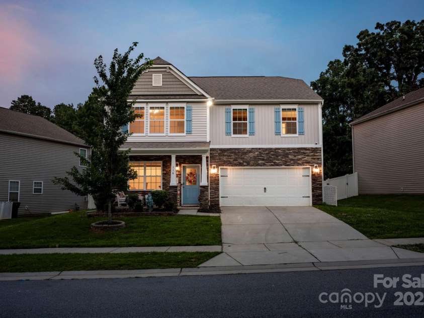 116 Kingsway Drive, Mooresville, NC 28115.  MLS# CAR4274350, YatesRealty ID 24721. 